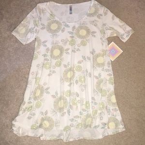 LulaRoe perfect T, size XXS - new with tags!